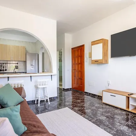 Apartment Home2book Ocean & Mountain View In *