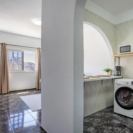 Apartman Home2book Ocean & Mountain View In