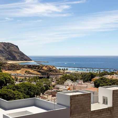 Home2book Ocean & Mountain View In Apartman